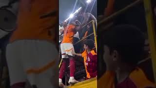 VICTOR OSIMHEN LOVE FOR THE FANS CLIMBING TO MEET Galatasaray FANS #football #turkey