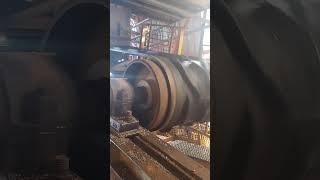 Conveyor Pulley and material flow