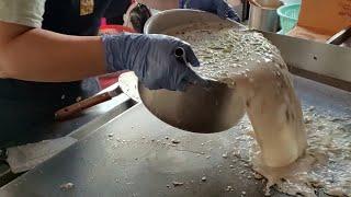 Amazing Giant Omelet vegetable pancake Making   /古早味蔬菜蛋餅製作-Taiwan Street Food