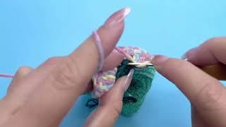 Thanh Nhi shows how to knit heart-shaped coasters part 18