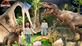 Main Ke Taman Dinosaurus Jurassic Park Trex - Harper dan Daddy di Gigit Dinosaurus