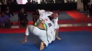 SBJJC 2014: Purple Belt -88KG Rd 1 | Eazy Anuar vs Konstantine Meinchenko