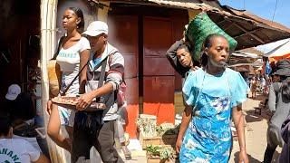 Real Life Madagascar : Massive Analakely Market in Antananarivo