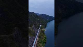 China railways, crossing mountains, caves, and bridges, are like gallopingdragons.#amazingchina