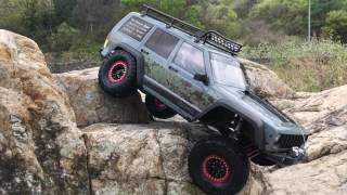 Axial SCX10 II 2000 Jeep Cherokee