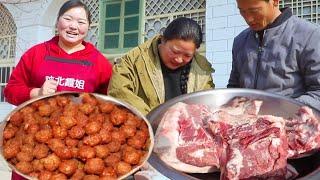 [Xia Jie in northern Shaanxi] 30 catties of pig five flowers  making handmade ”pork balls” in north