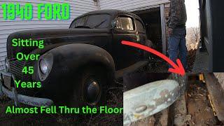 1940 Ford Barn Find sitting for over 45 Years! Starting to fall thru the rotten floor #barnfind