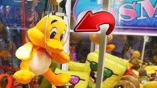 Beating the E-Claw! Awesome Arcade Claw Machine Wins!