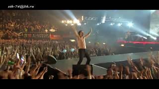 Depeche Mode - Never Let Me Down Again ( Tour of the Universe Live In Barcelona 2009)