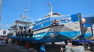 Pacific Spray getting new main engines installed at Shelter Island Marina by Commodores Boats.