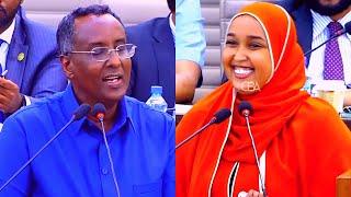 Xildhibaan Abdirashid Xidig Iyo Xildhibaan Gobsan Maxamed oo Dooddii Baarlamaanka Isu dhex Jawaabay.