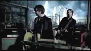 THE TREWS - Hold Me In Your Arms