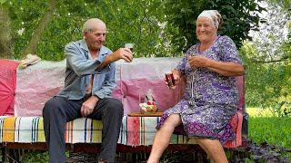 Hard daily life of an elderly couple in a mountain village far from civilization