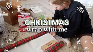 wrap christmas presents w/ me | baby #3, formula 1 & how I’m simplifying christmas 2024 CHATTY VIDEO