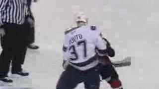 Jarkko Ruutu vs. Byron Ritchie