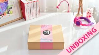 Unboxing a beautiful gift set for women from YOLO Attitude, by HotPixel Studio