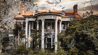 ABANDONED Pilot's Mansion with EVERYTHING Still Inside | He Crashed in Backyard