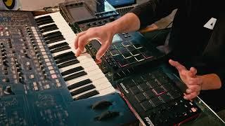 Is the MPC a suitable tool for improvisation? Akai MpcLive2 Sub Jam Subtitled Jam for Mpc Users!