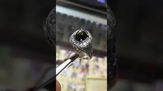 Thai black star sapphire rings. 2.64 carat. 泰国黑星光蓝宝石戒指。2.64 克拉。