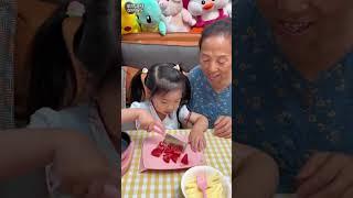 小寶貝照顧勞累的奶奶！ 【馬奶奶有乖孫女】 #funny #搞笑 #cute #玩具 #shorts#親子互動 #萌娃