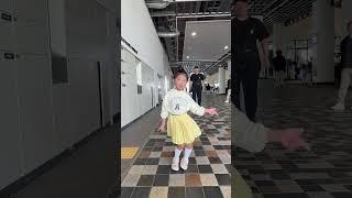남자화장실 앞에서 부기우기뱀뱀