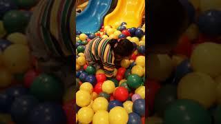 kids Indoor play at Munchkins Ashok Vihar  Christmas celebration    2021 by Navya Kamra