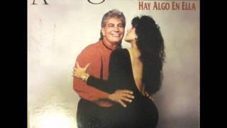 Hay algo en ella - Adalberto Santiago