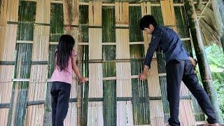 The boy and the poor girl picked fruit to sell and built a house wall