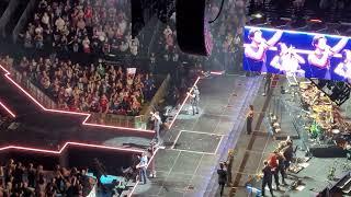 Jonas Brothers- Leave Before You Love Me- Live in New Jersey (Prudential Center)