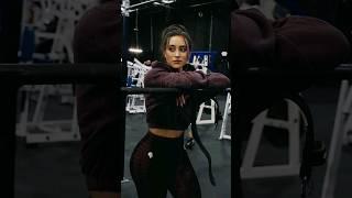 Jessica Bickling awesome upper body workout #fitness #fitfemale #crossfit #glutesworkout #workout