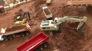 Tracked loader heavy excavators and dump trucks RC live action at the Construction World Part 82