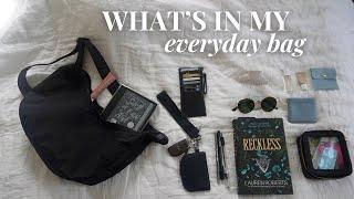 what's in my everyday bag   baggu medium crescent bag + everyday essentials