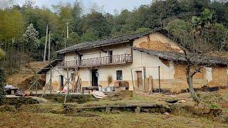 Dad passed away ~ Lonely son leaves city to help mother renovate and clean country house