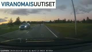 Motoristi tekee todella vaarallisen ohituksen Alanurmontiellä Lapualla