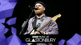 Tom Walker - Leave A Light On (Glastonbury 2019)