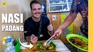 Bule eats Indonesian foods for the 1st time (Nasi Padang, Rendang, Gado2, Seblak, Rawon and more!)