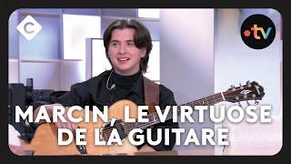 Marcin, le virtuose de la guitare - C à Vous - 01/10/2024