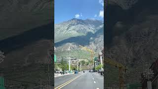 走进加查：触摸雪山脉络，聆听经幡梵音。#中国西藏