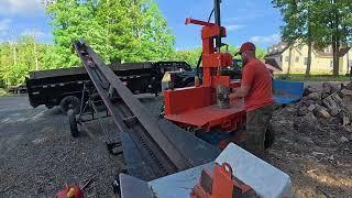 Splitting Wood from a Tree Service Drop — BIG Mess, BIGGER Trailer!!!