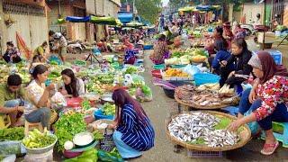 Lifestyle Vendors In Vegetable Market Scene: Street Food, Pork, Seafood & More | Mak Mak Market