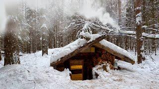 The Shelter Helped Me SURVIVE the WINTER NIGHT. Warm Log Cabin Underground