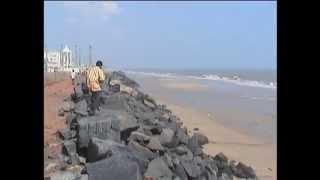 TSUNAMI HITS PONDICHERRY ON 26TH DEC 2004