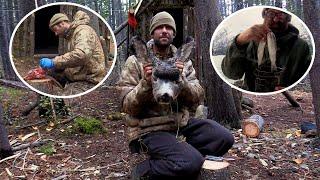 10 survival contestants vie for $500,000, A man hunts a deer and eats barbecue every day