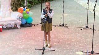 Emma Kok singing A Moment Like This - Kelly Clarkson | Limburg Children's Research Fund Concert