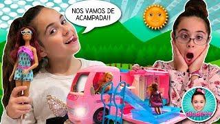 ️ Me voy de ACAMPADA con mi MADRE en la súper CARAVANA de BARBIE 