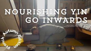 Nourishing Yin Yoga | Go Inwards | Cosy Atmosphere (French Autumn Edition) 15 Min