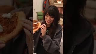 Emiru testing Cyr's Pizza crust  #twitch #emiru #pizzafriday