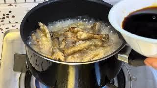 Kaki manuk goreng langkai lalu masak kicap