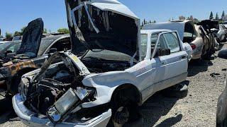 1991 Mercedes-Benz W126 at Junkyard