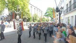 Schützenfest-Sonntag 2024. Parade in Neuss. Ein kleiner Ausschnitt aus der Königsparade